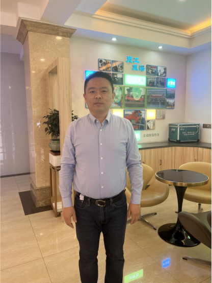 銷售之星袁燦：勇往直前，譜寫亮麗業(yè)績篇章